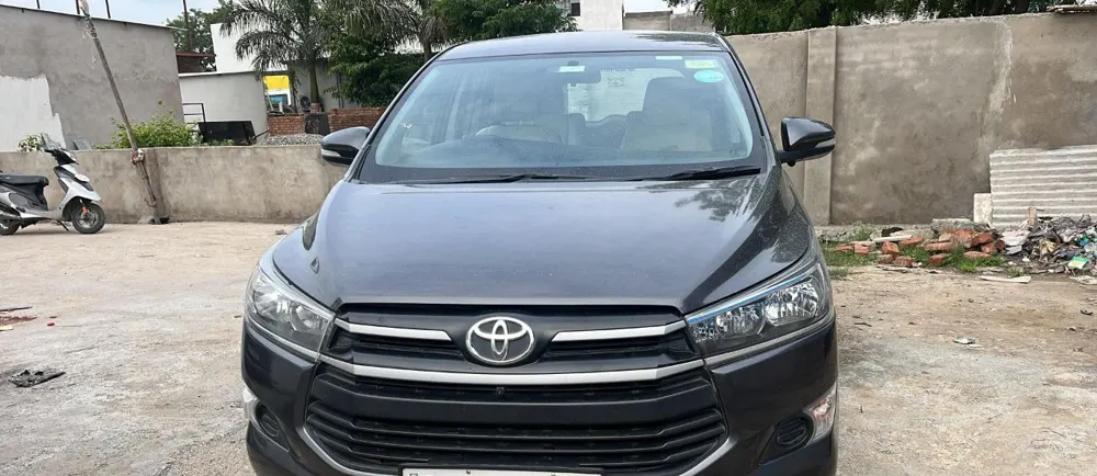 Innova Crysta taxi in Udaipur