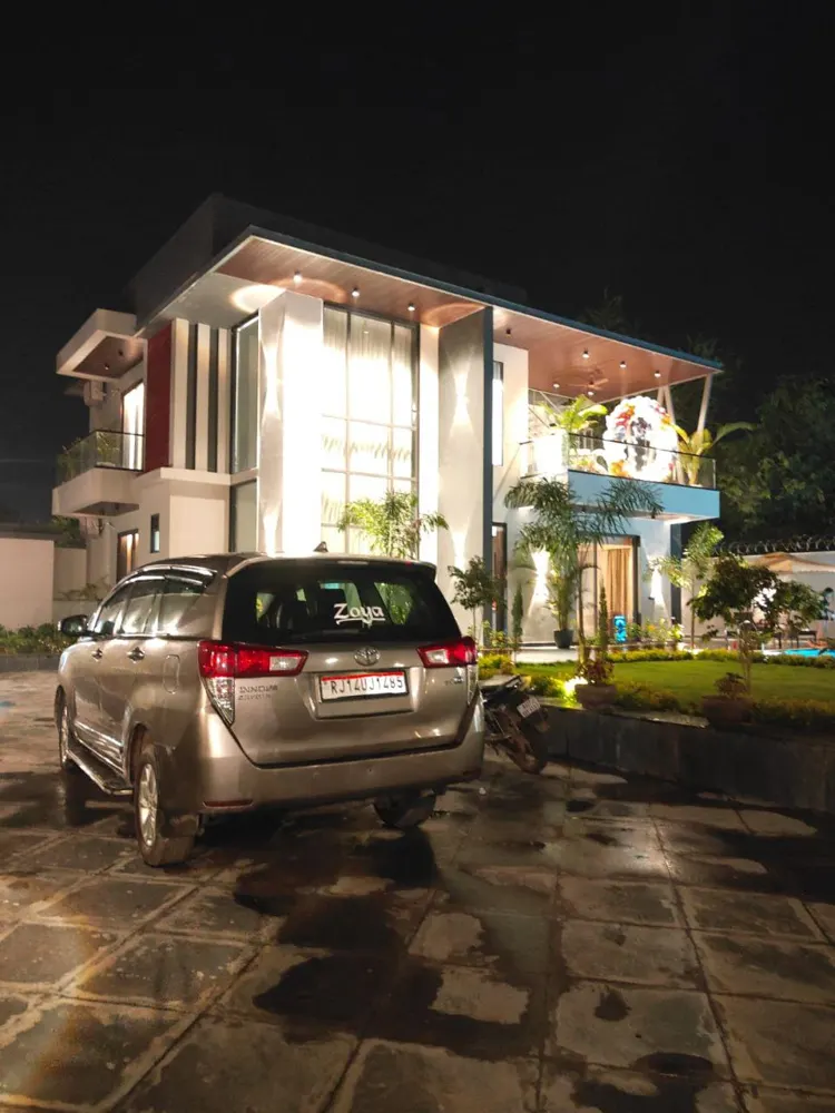 Innova Crysta